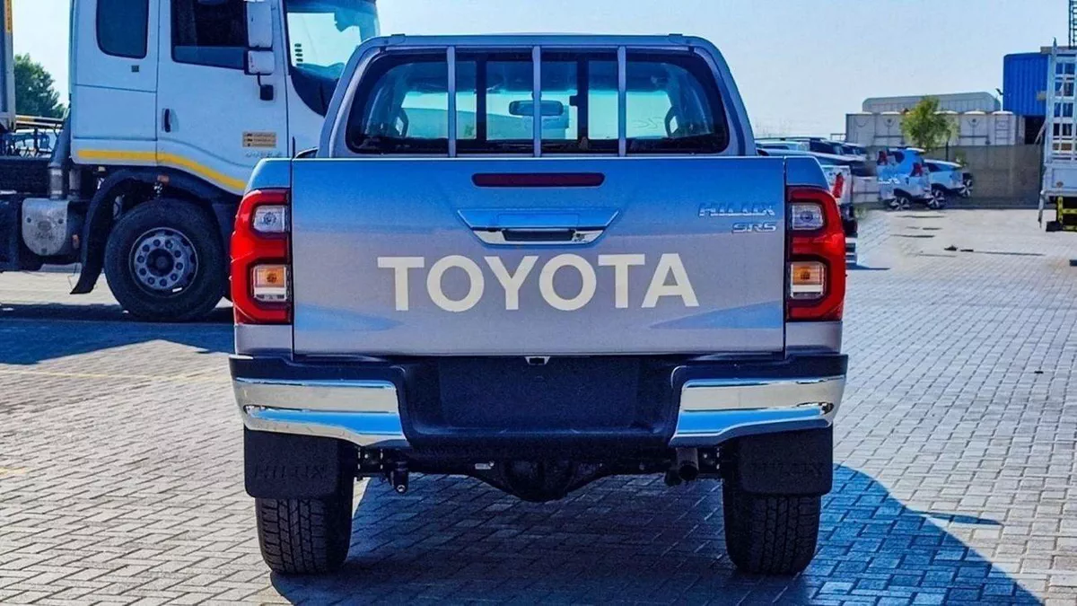 Toyota Hilux SGLX HILUX 2.4L FOLL OPTION DIESEL-4-0