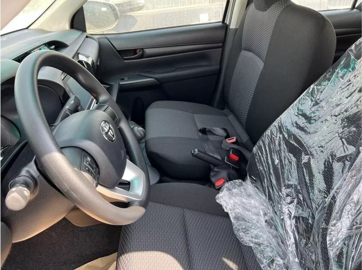 Toyota Hilux GL TOYOTA HILUX 2.7L V4 4WD P.WINDO PETROL 2023 0KM-9-0