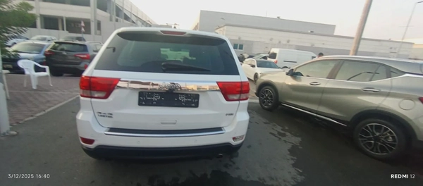 GCC Specs 2013 Jeep Grand Cherokee Laredo - Reliable and Ready to Go!