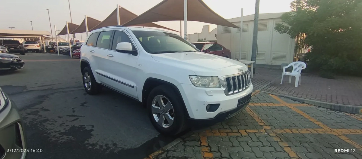 GCC Specs 2013 Jeep Grand Cherokee Laredo - Reliable and Ready to Go!-1-1