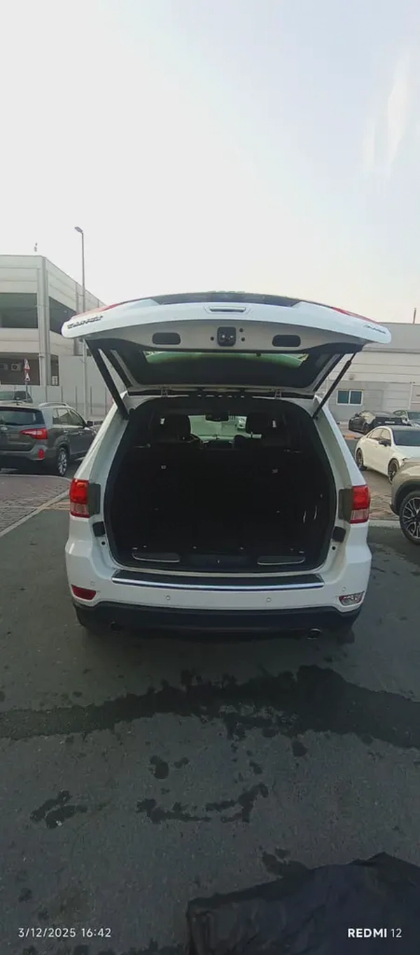 GCC Specs 2013 Jeep Grand Cherokee Laredo - Reliable and Ready to Go!