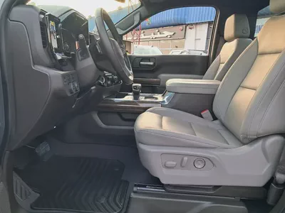 Silverado 1500 LT Trail Boss V8 GCC Specs Single Owner Under Warranty Till 2028-10