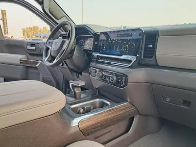 Silverado 1500 LT Trail Boss V8 GCC Specs Single Owner Under Warranty Till 2028-11