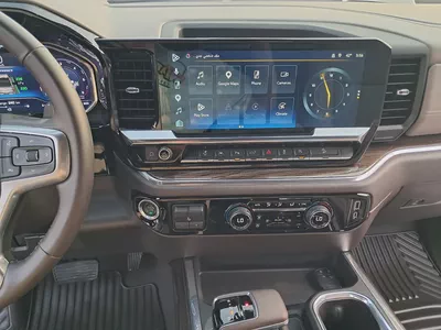 Silverado 1500 LT Trail Boss V8 GCC Specs Single Owner Under Warranty Till 2028-17
