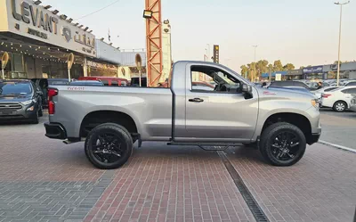Silverado 1500 LT Trail Boss V8 GCC Specs Single Owner Under Warranty Till 2028-5