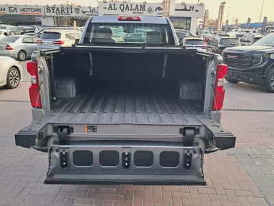Silverado 1500 LT Trail Boss V8 GCC Specs Single Owner Under Warranty Till 2028-8