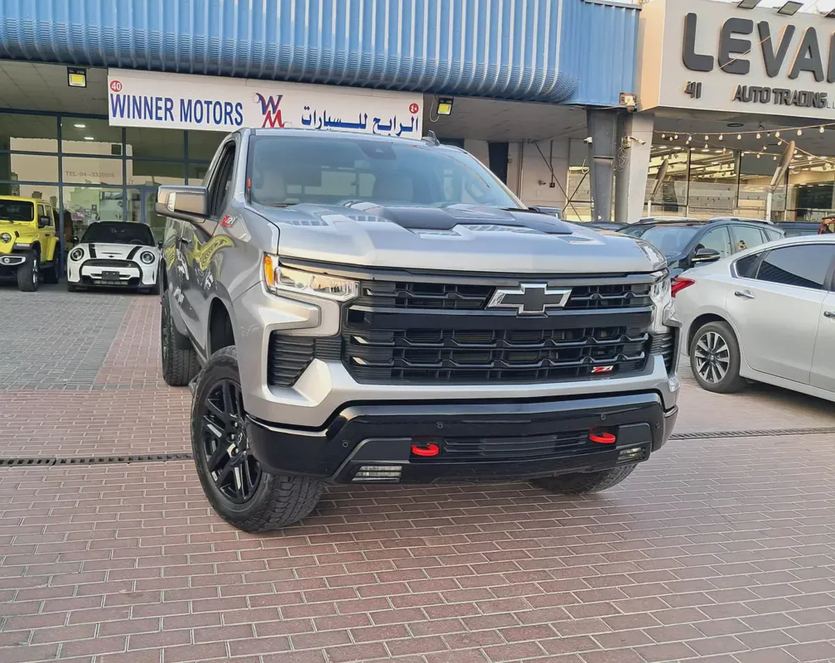 Silverado 1500 LT Trail Boss V8 GCC Specs Single Owner Under Warranty Till 2028-1-1