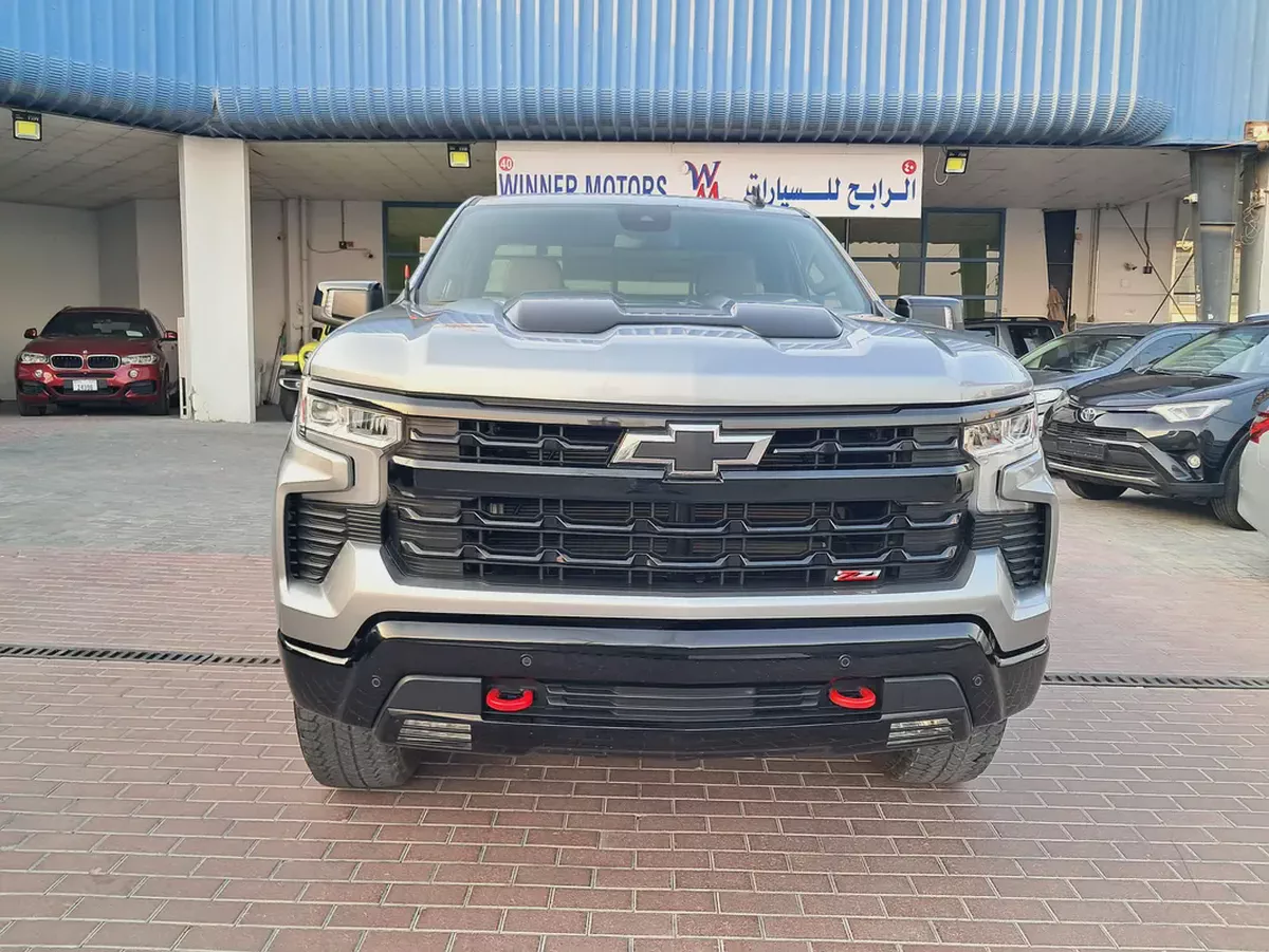 Silverado 1500 LT Trail Boss V8 GCC Specs Single Owner Under Warranty Till 2028-4-4