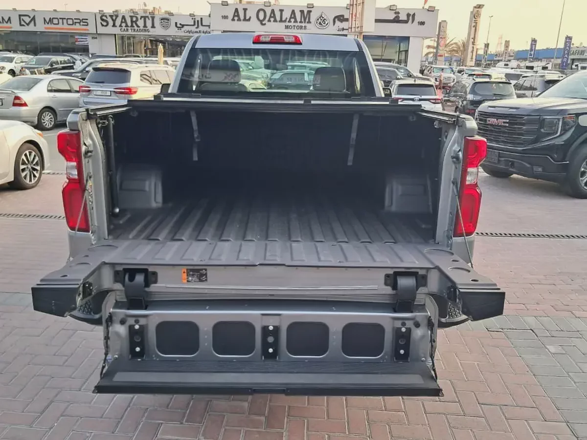 Silverado 1500 LT Trail Boss V8 GCC Specs Single Owner Under Warranty Till 2028-8-8