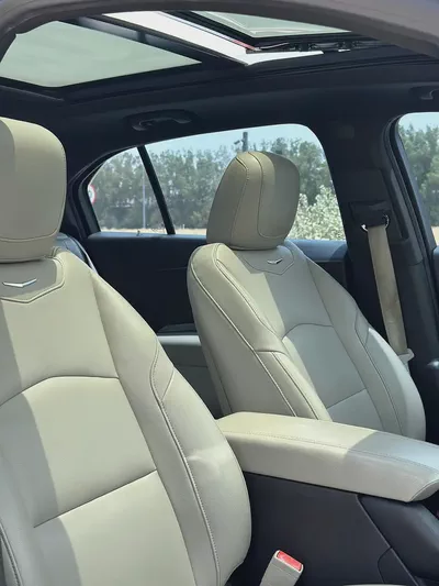 Cadillac XT4 Premium Luxury 2019 GCC Specs Excellent Condition-12