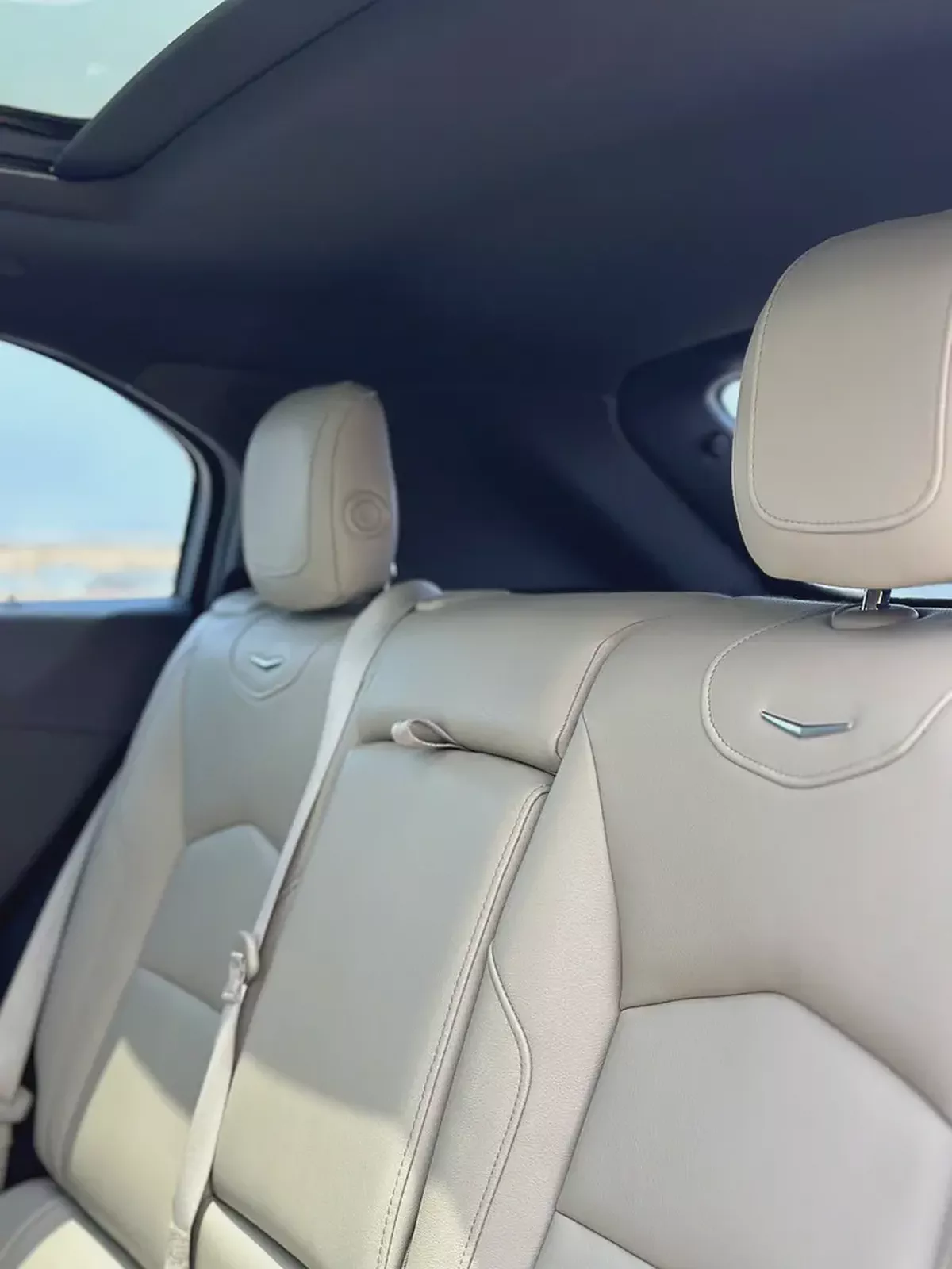 Cadillac XT4 Premium Luxury 2019 GCC Specs Excellent Condition-14-14