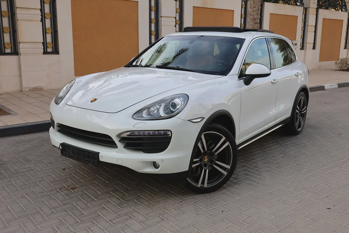 PORSCHE CAYENNE S-2013-102000KM-GCC SPECS-EXCELLENT CONDITION-1-1