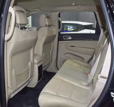 EXCELLENT DEAL for our Jeep Grand Cherokee Laredo 4x4 ( 2018 Model ) in Black Color GCC Specs-15