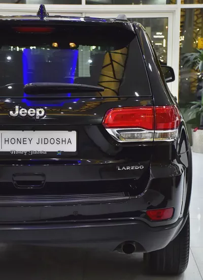 EXCELLENT DEAL for our Jeep Grand Cherokee Laredo 4x4 ( 2018 Model ) in Black Color GCC Specs-8