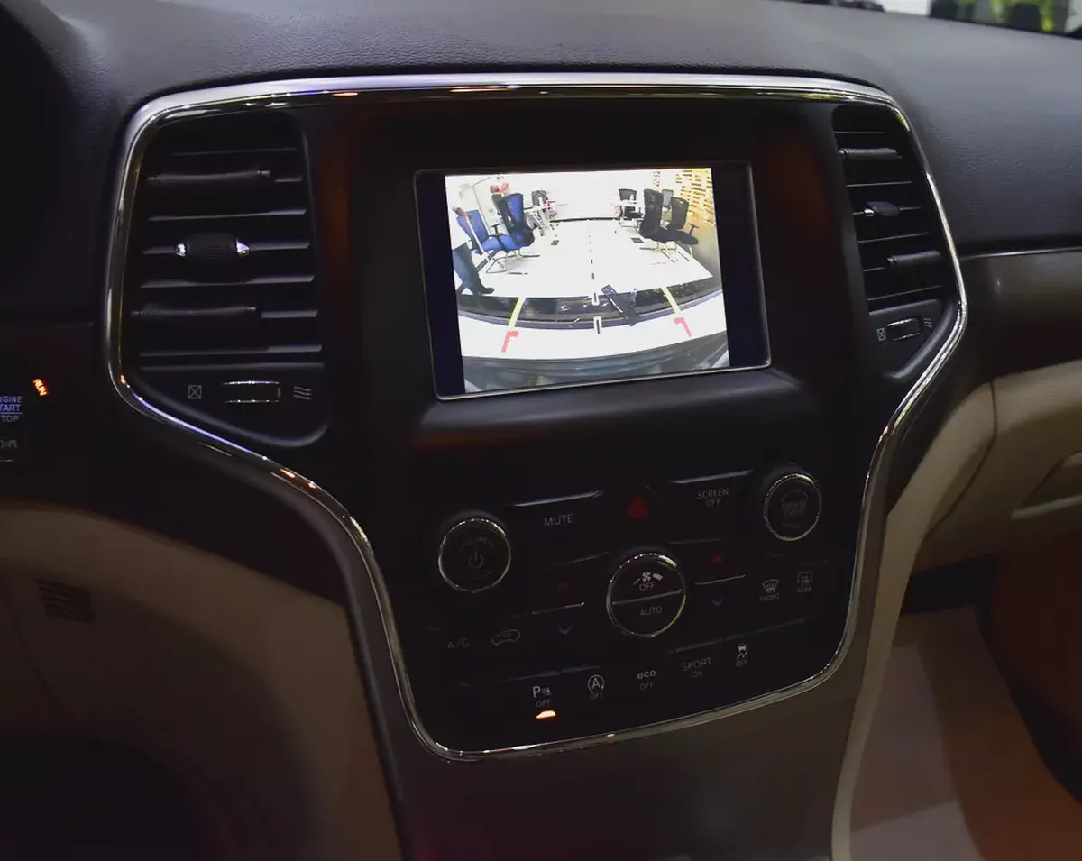 EXCELLENT DEAL for our Jeep Grand Cherokee Laredo 4x4 ( 2018 Model ) in Black Color GCC Specs-13-13