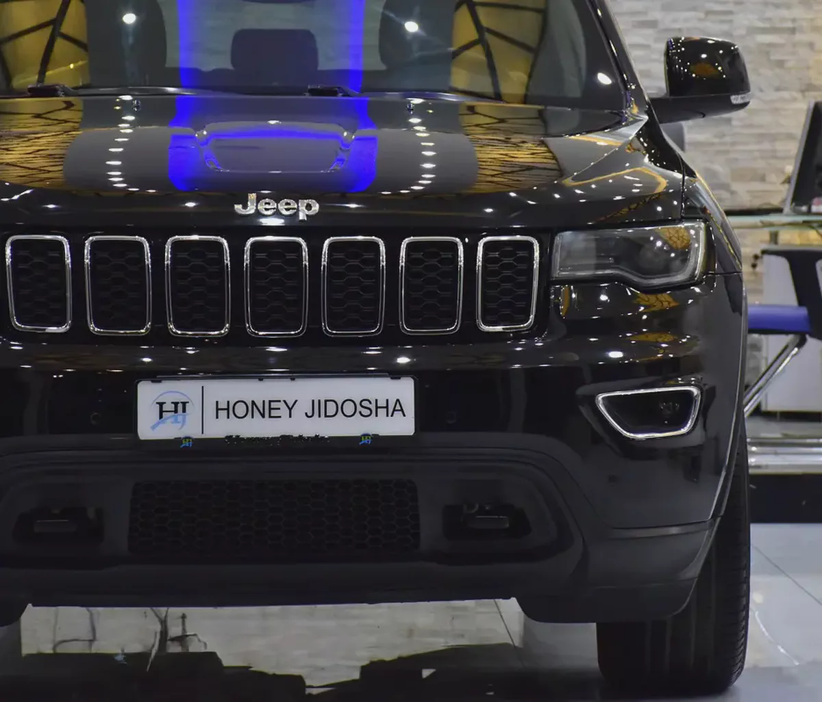 EXCELLENT DEAL for our Jeep Grand Cherokee Laredo 4x4 ( 2018 Model ) in Black Color GCC Specs-3-3