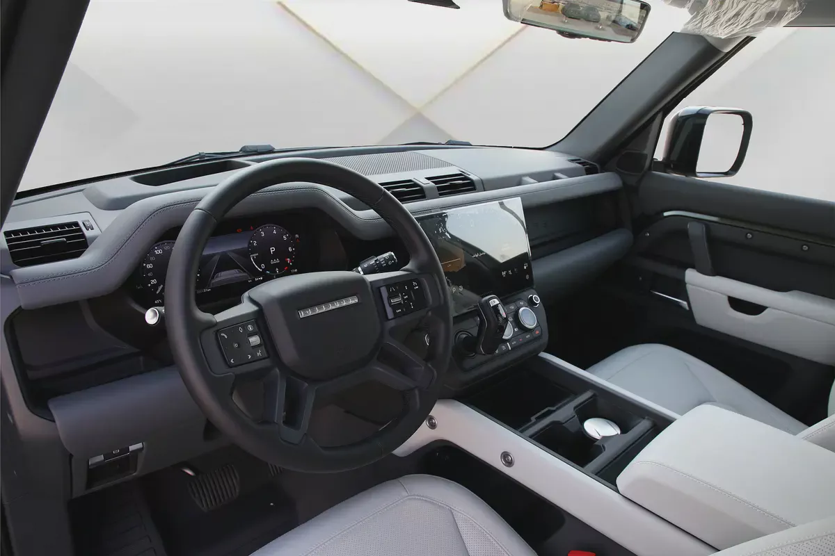 2026 LAND ROVER DEFENDER P400 HSE X DYNAMIC - GCC - ALTAYER WARRANTY - LOACAL REGISTRATION-BRAND NEW-5-5