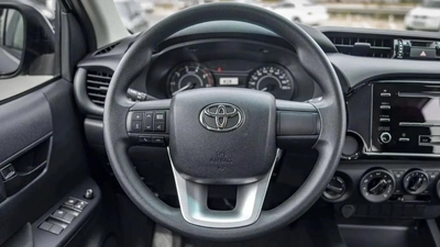Toyota Hilux-11