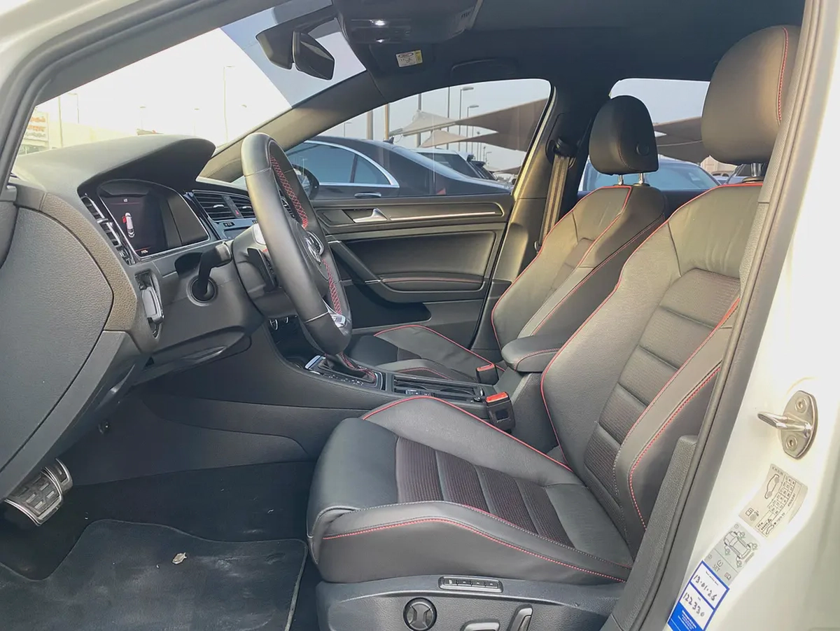 GOLF 2019 GTI  WHITE-12-12