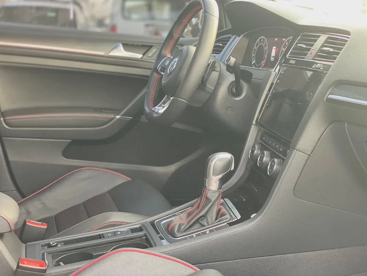 GOLF 2019 GTI  WHITE-17-17