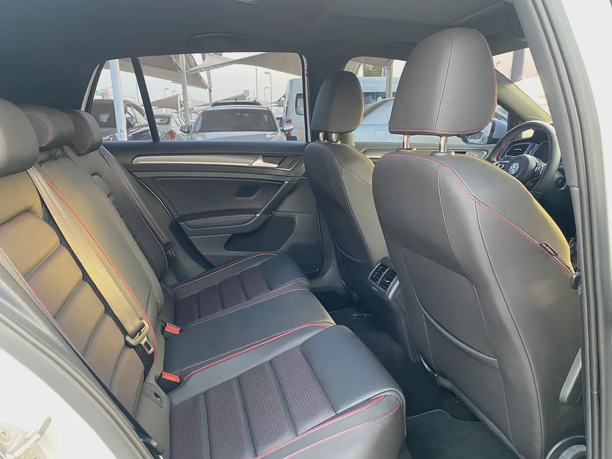 GOLF 2019 GTI  WHITE-18-18