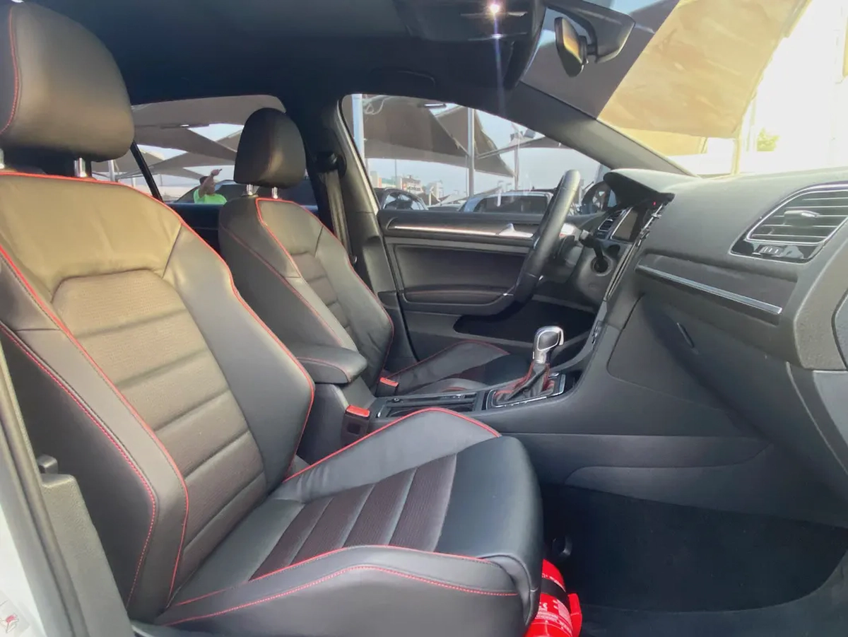 GOLF 2019 GTI  WHITE-19-19
