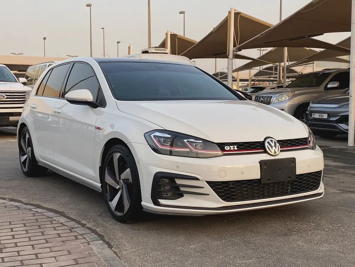GOLF 2019 GTI  WHITE-4-4