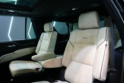 Cadillac Escalade Sport-7