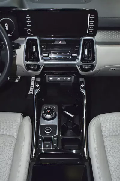 AED 1,913 EMi at 0% DP | KIA Sorento V6 4WD Full Option ( 2023 Model ) in Blue Color GCC Specs-16