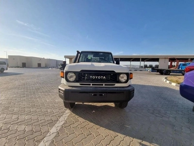 Toyota Land Cruiser Pick Up 6 CYLINDERS MANUAL AVAILABLE DIESEL AND PETROL-3