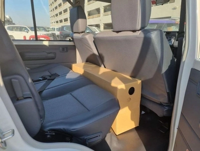 Toyota Land Cruiser Pick Up 6 CYLINDERS MANUAL AVAILABLE DIESEL AND PETROL-5