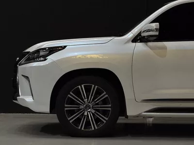 Lexus LX570 SIGNATURE 2020 Lexus LX 570 Platinum | GCC | 61,000 KM | V8-6
