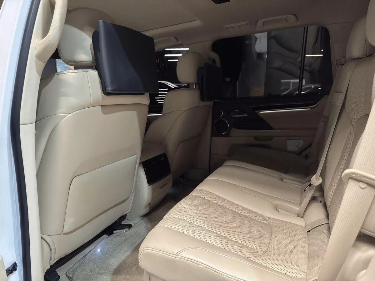 Lexus LX570 SIGNATURE 2020 Lexus LX 570 Platinum | GCC | 61,000 KM | V8-11-0