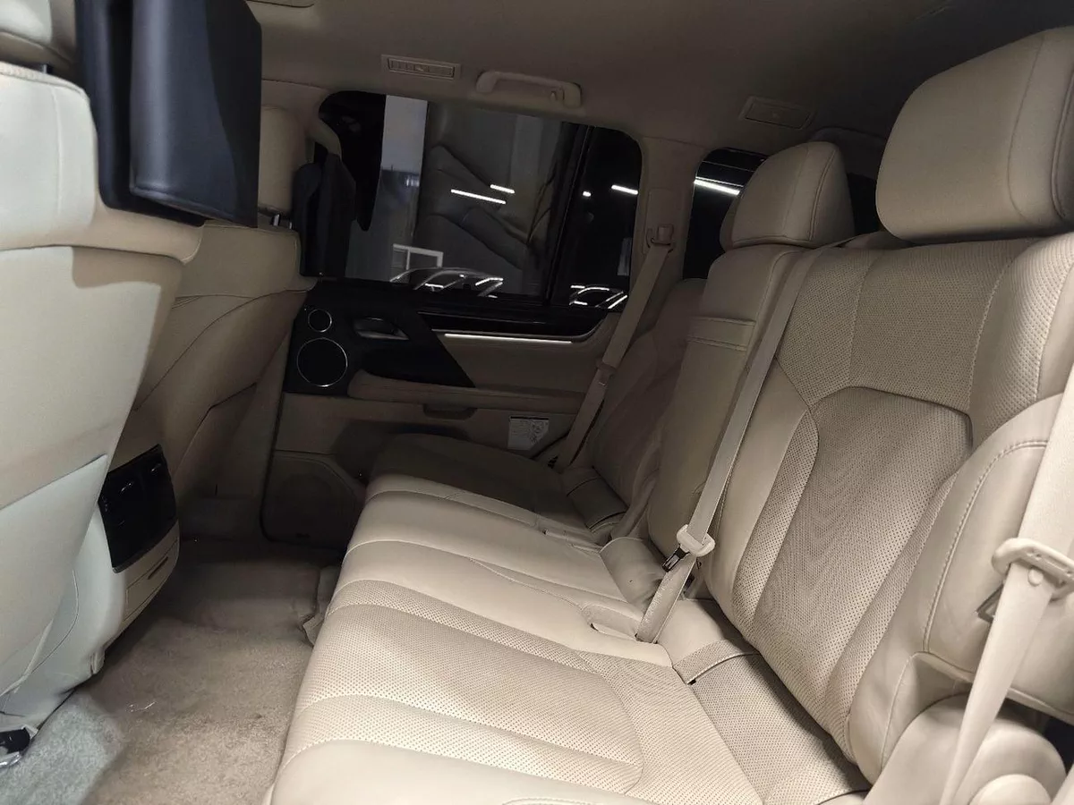 Lexus LX570 SIGNATURE 2020 Lexus LX 570 Platinum | GCC | 61,000 KM | V8-12-0