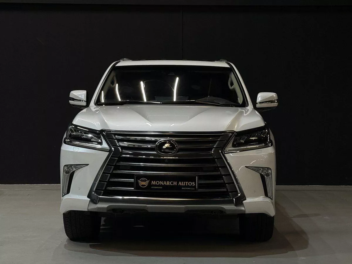 Lexus LX570 SIGNATURE 2020 Lexus LX 570 Platinum | GCC | 61,000 KM | V8-2-0