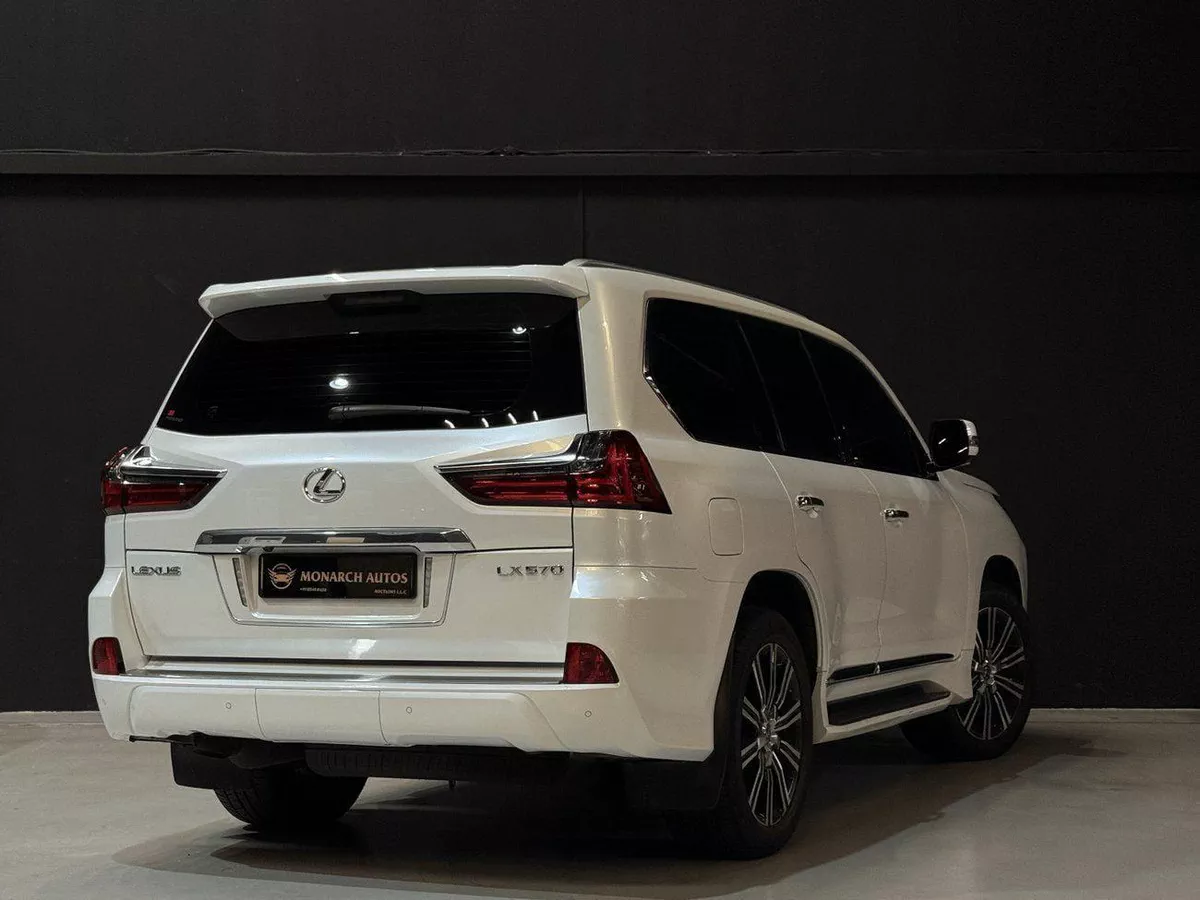 Lexus LX570 SIGNATURE 2020 Lexus LX 570 Platinum | GCC | 61,000 KM | V8-4-0