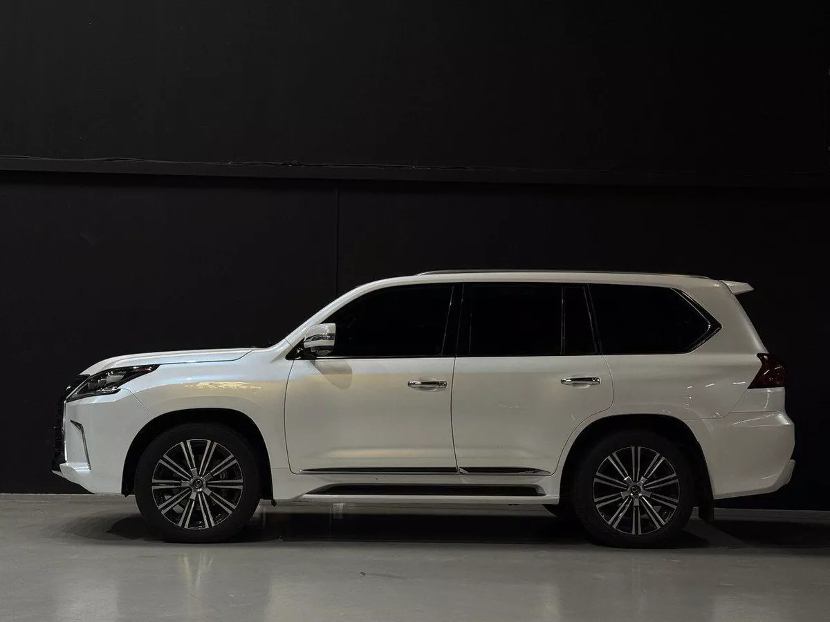 Lexus LX570 SIGNATURE 2020 Lexus LX 570 Platinum | GCC | 61,000 KM | V8-5-0