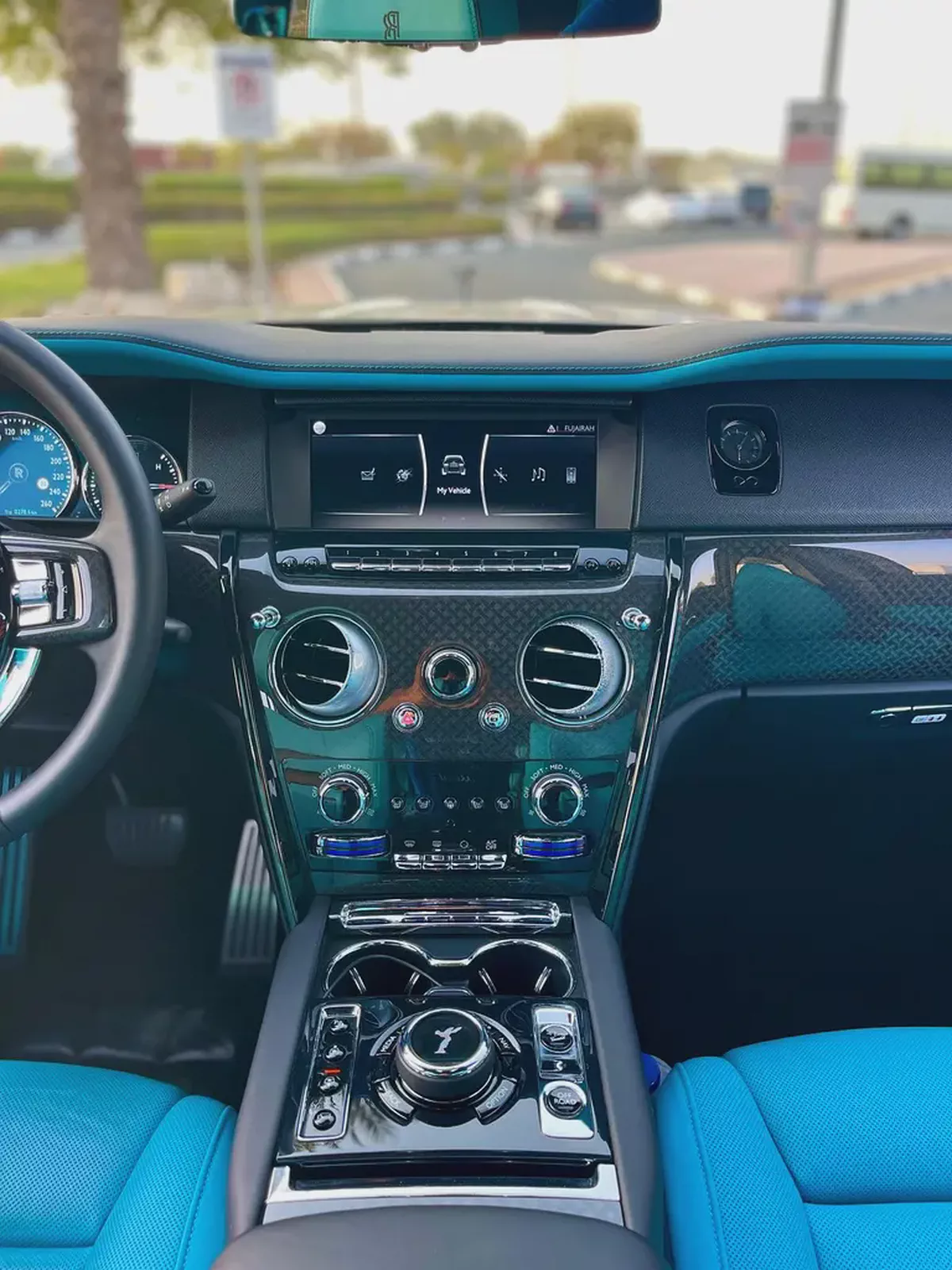 2023 Rolls-Royce Cullinan Black Badge with Picnic Chairs | GCC Specs | Low Mileage-11-11