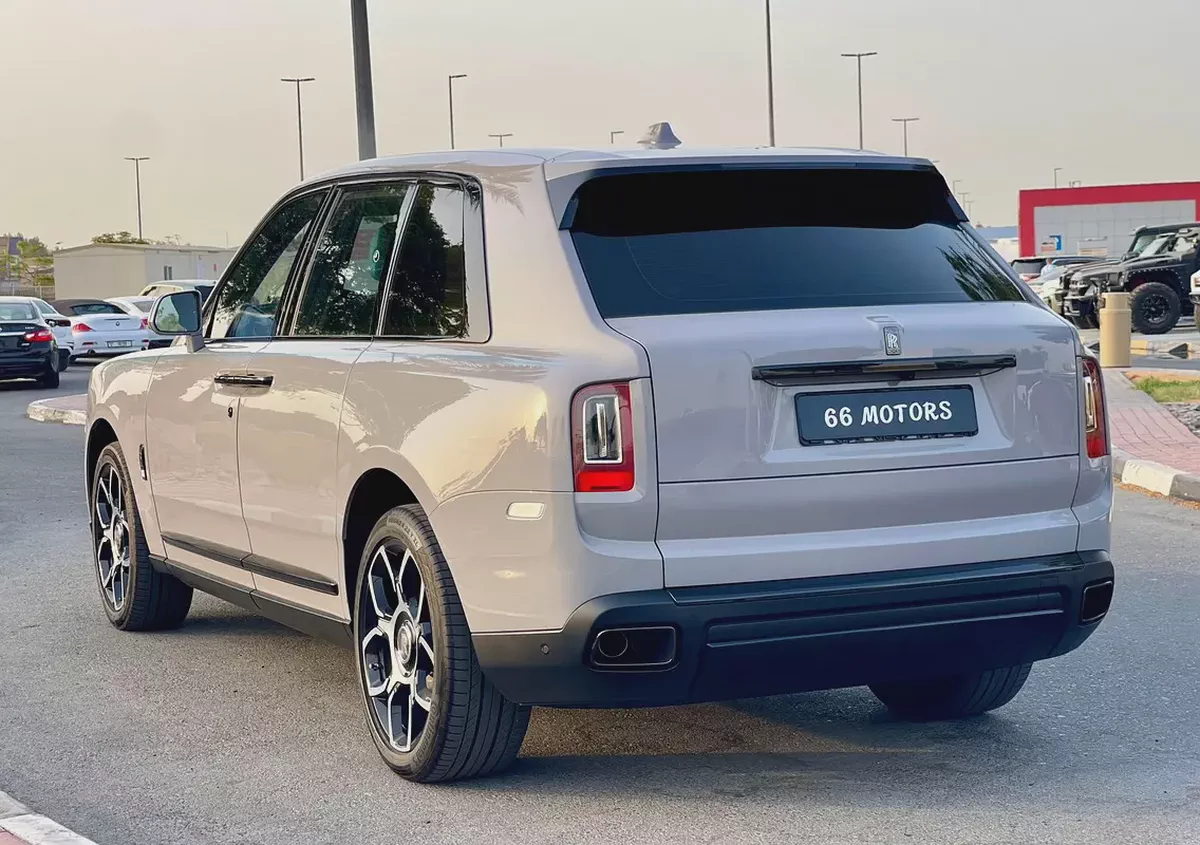 2023 Rolls-Royce Cullinan Black Badge with Picnic Chairs | GCC Specs | Low Mileage-4-4