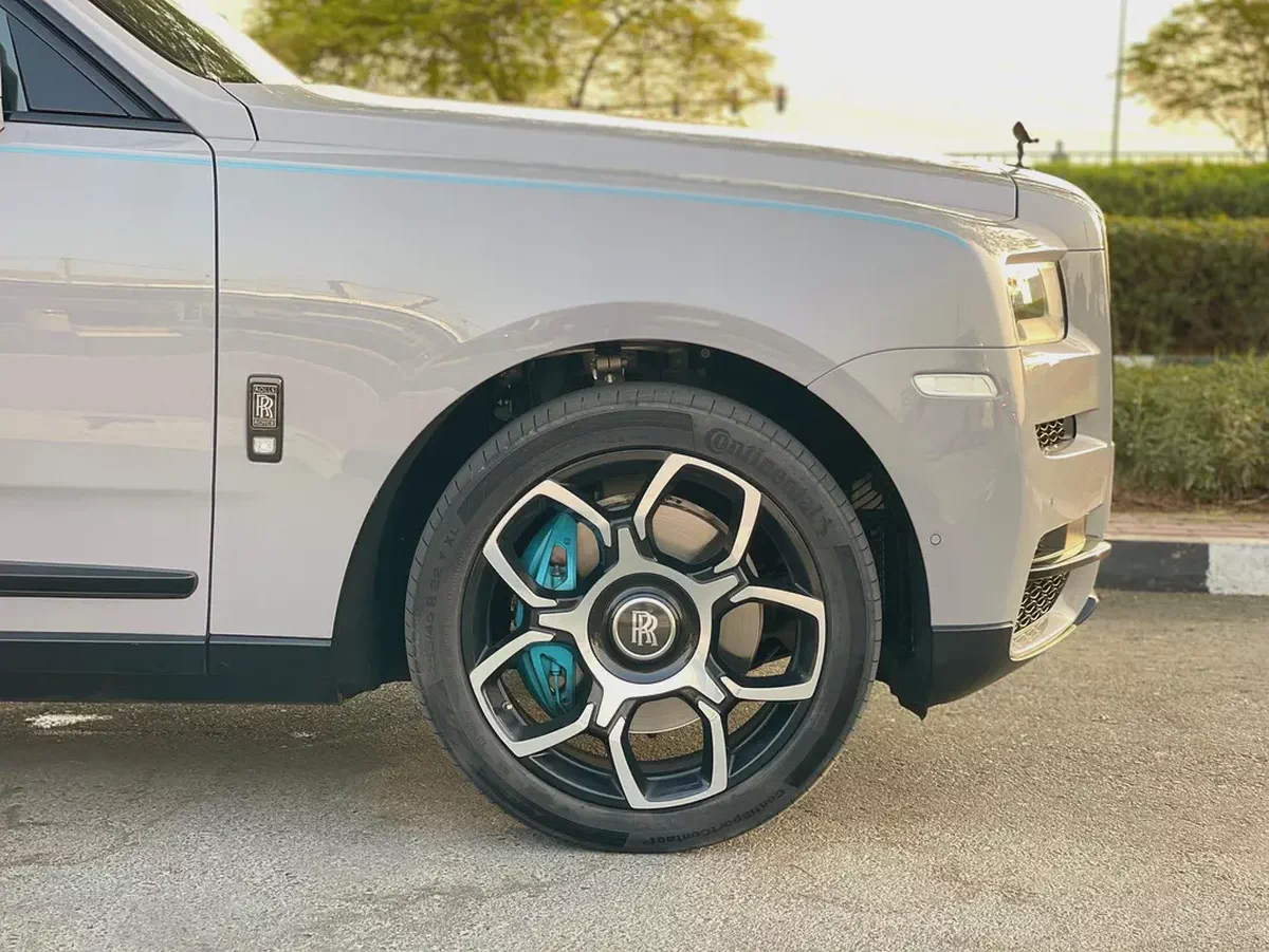 2023 Rolls-Royce Cullinan Black Badge with Picnic Chairs | GCC Specs | Low Mileage-7-7