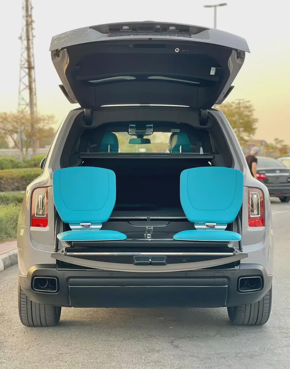 2023 Rolls-Royce Cullinan Black Badge with Picnic Chairs | GCC Specs | Low Mileage-8-8