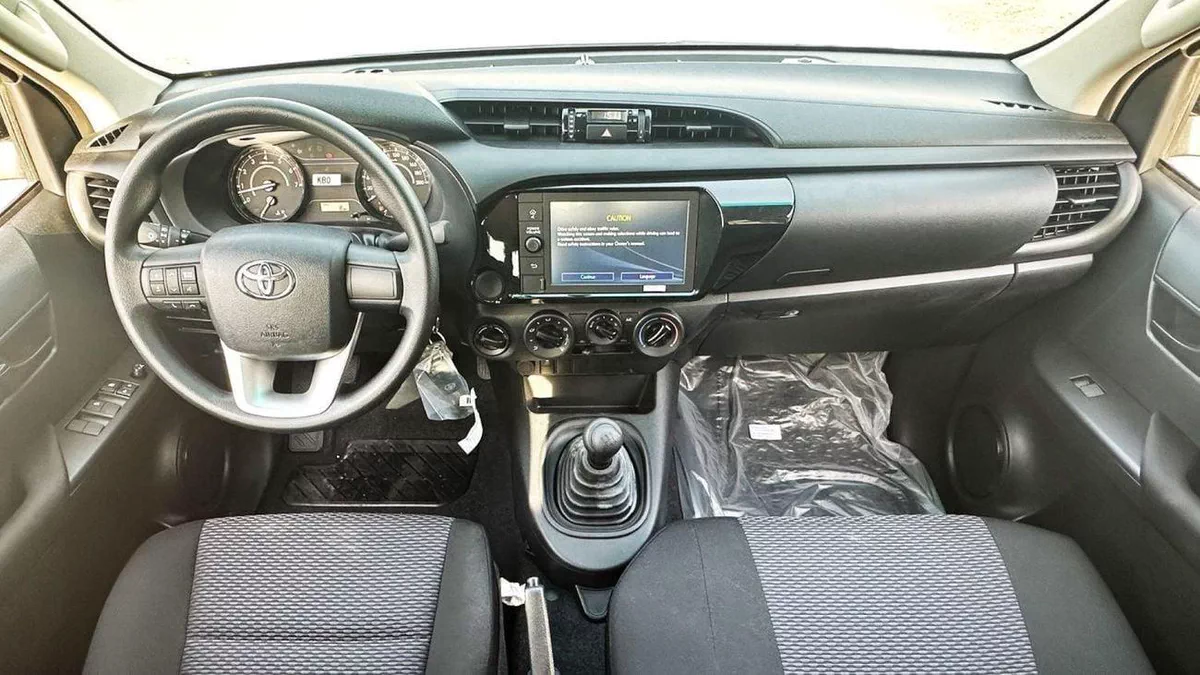 Toyota Hilux GL Toyota Hilux 2.7 petrol Manuel 2025 basic option four wheels-10-0