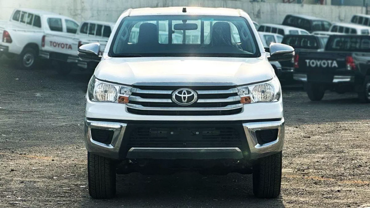 Toyota Hilux GL Toyota Hilux 2.7 petrol Manuel 2025 basic option four wheels-5-0