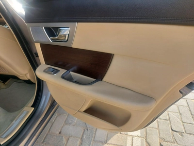 jaguar xf 2012 3.0 -14
