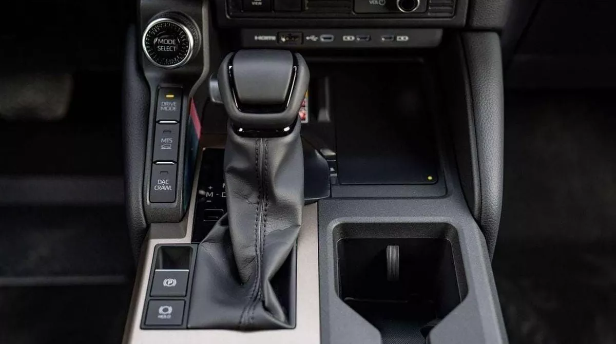 Toyota Prado ADVENTURE TOYOTA PRADO 250 WX+ LUXURY 2.4P AT MY2025 - SAND-10-0