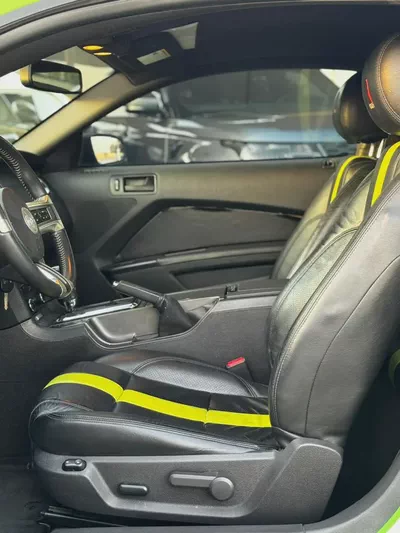 (2014 ) FORD//MUSTANG 6 CYLINDER//GCC// CONVERTED TO ORIGINAL ROACH FROM AL TAYER// GOOD CONDITION//-11