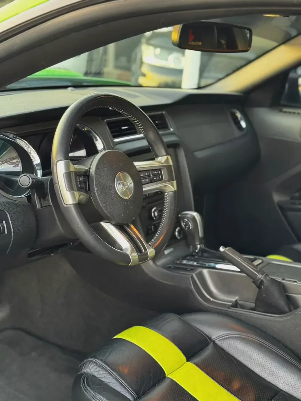 (2014 ) FORD//MUSTANG 6 CYLINDER//GCC// CONVERTED TO ORIGINAL ROACH FROM AL TAYER// GOOD CONDITION//-12-12