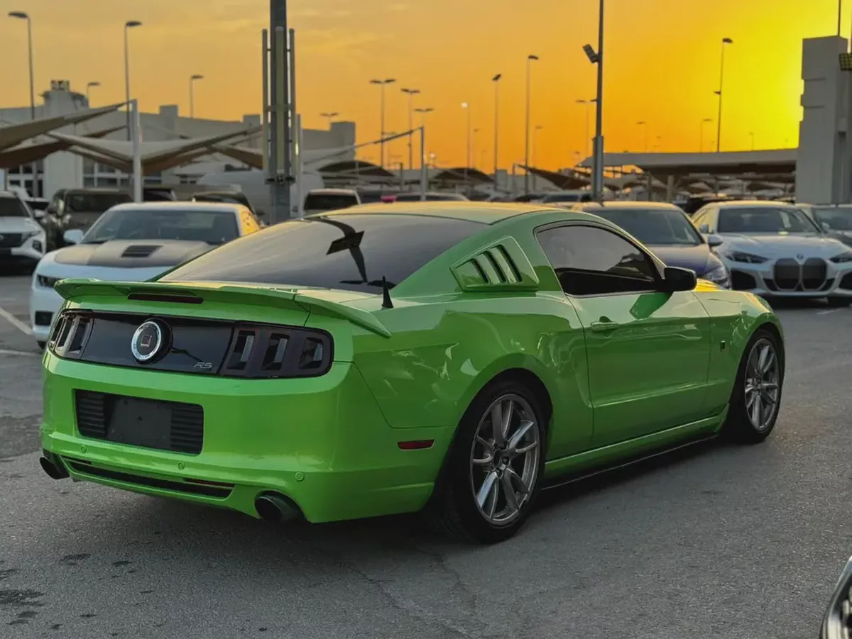 (2014 ) FORD//MUSTANG 6 CYLINDER//GCC// CONVERTED TO ORIGINAL ROACH FROM AL TAYER// GOOD CONDITION//-6-6