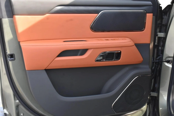 ROX 01 HYBRID SEVEN SEATS 2025 | GREEN LIKE