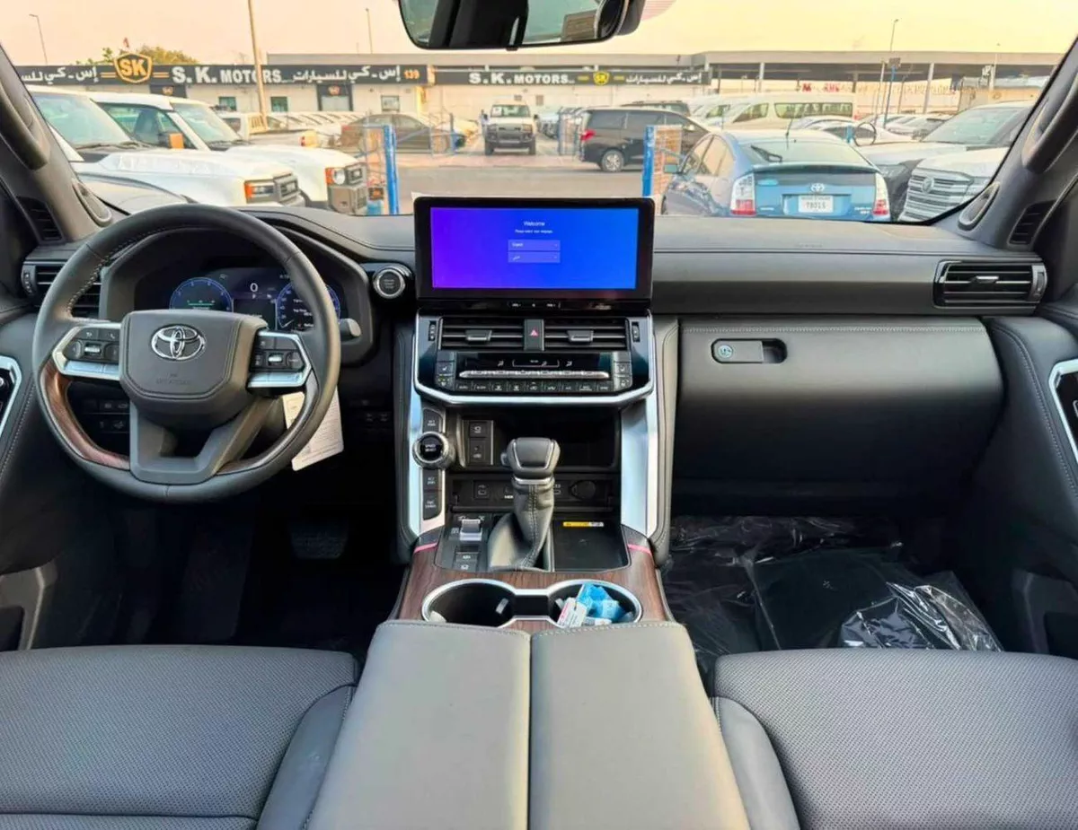 Toyota Land Cruiser VX 4.0L PETROL V6 || RADAR | BIG DVD | REAR ENTERTAINMENT SCREEN | COOL BOX | FULL OPTION (CODE#VX4M-15-0